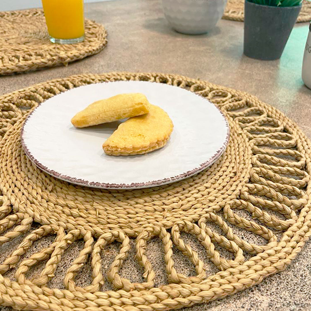 4 pack Natural Round Placemats